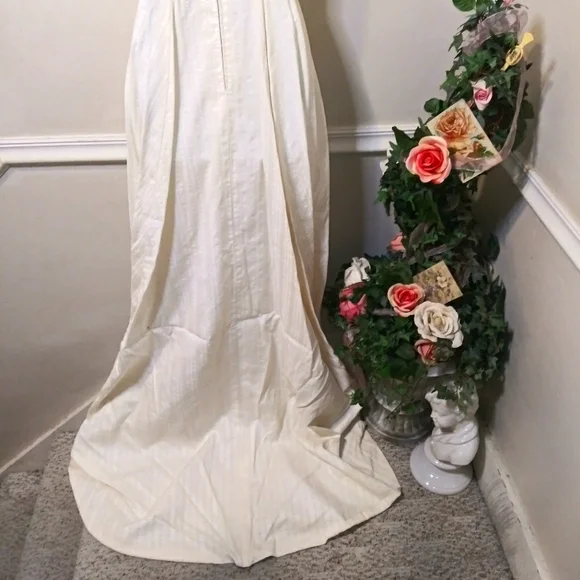 Vintage 50's Handmade Bow Trimmed Embroidered Stripe Ivory Brocade Wedding Dress - Picture 6 of 13